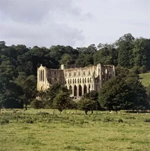 Images Dated 24th September 2009: Rievaulx Abbey K050264