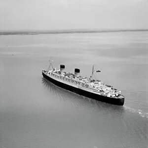 England's Maritime Heritage from the Air Collection: RMS Queen Elizabeth EAW022298