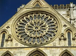 Images Dated 20th March 2007: Rose Window, York Minster K011131