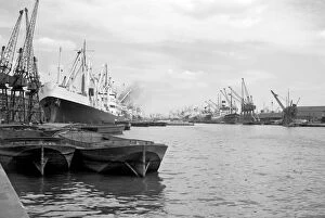 Docks and shipping Collection: Royal Docks, London a002112