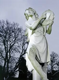 Images Dated 28th May 2010: Snow covered statue at Wrest Park K030015