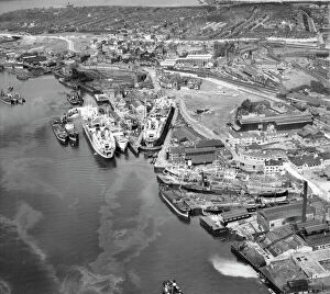 Ports, Docks and Harbours Collection: South Shields Shipyard EAW008937