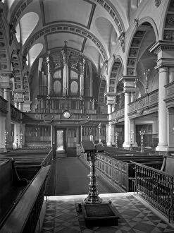 Historic Images 1920s to 1940s Collection: St Brides Church, London a61_02660