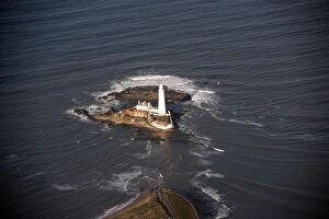 Images Dated 3rd September 2021: St Marys Lighthouse 28688_015