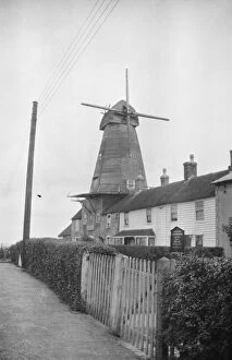 Windmills Collection: Staplecross Smock Mill a028919