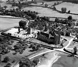 Ancient monuments from the Air Collection: Stokesay Castle EAW017517