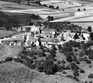 Ancient monuments from the Air Collection: Stokesay Castle EAW017519