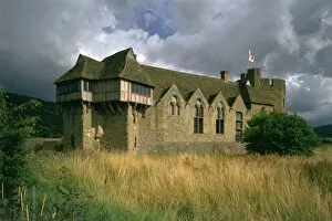 Stokesay Castle Collection: Stokesay Castle K960341