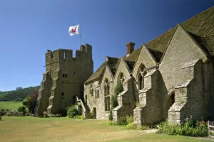 Stokesay Castle Collection: Stokesay Castle K970749