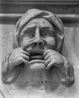 Images Dated 13th September 2019: Stone head, Temple Church DD004512