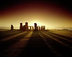 Sunrise and sunset Collection: Stonehenge K030912