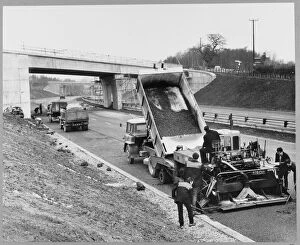 Civil Engineering Collection: Surfacing the hard shoulder JLP01_01_172_095