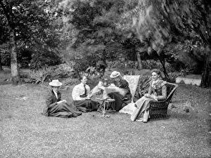 Victorian people and costumes Collection: Tea in the garden CC50_00694