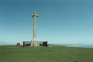 Images Dated 18th April 2005: Tennysons Beacon, Isle of Wight