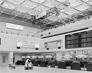 Travel Collection: Terminal interior JLP01_09_850079