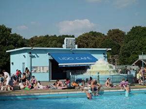 Summer Collection: Tooting Bec Lido PLA01_03_0326