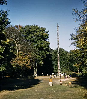 Commemorative Monument Collection: Totem Pole BAR03_01_552
