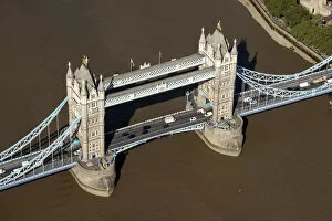 Images Dated 9th August 2022: Tower Bridge 35100_029