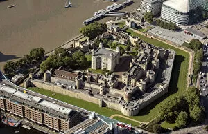 Images Dated 9th August 2022: Tower of London 35100_010