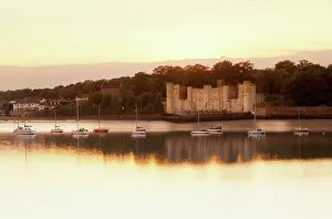 Images Dated 11th June 2008: Upnor Castle K960783