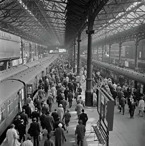 : Victoria Station, London AA061801