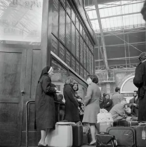 : Victoria Station, London AA061859