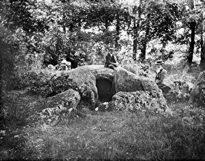 Barrows and Burials Collection: Waylands Smithy CC97_02141