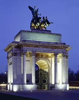 Classical Collection: Wellington Arch J010142