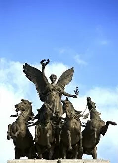 Images Dated 18th September 2008: Wellington Arch quadriga N080826
