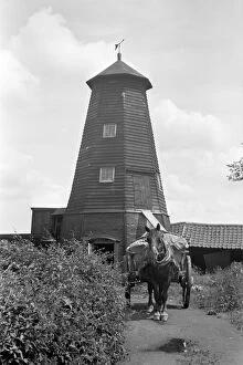 Windmills Collection: Windmill, Crowfield, Suffolk a81_01171