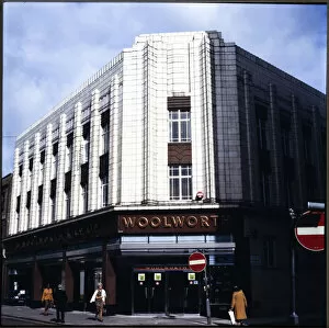 High Street Collection: Woolworths in Hammersmith MBC01_01_010