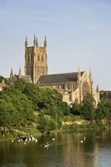 Images Dated 19th July 2005: Worcester Cathedral N060745
