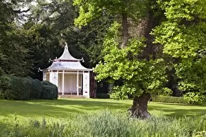 China Collection: Wrest Park Gardens N100575