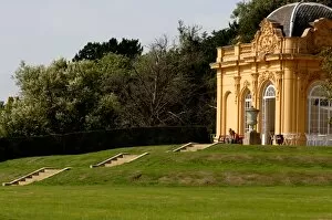 Wrest Park gardens Collection: Wrest Park House and Gardens N060284