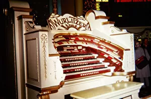 Musical Instrument Collection: Wurlitzer organ NWC01_01_2837