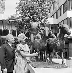 Paternoster Square Collection: Yehudi Menuhin and Elisabeth Frink JLP01_09_752997